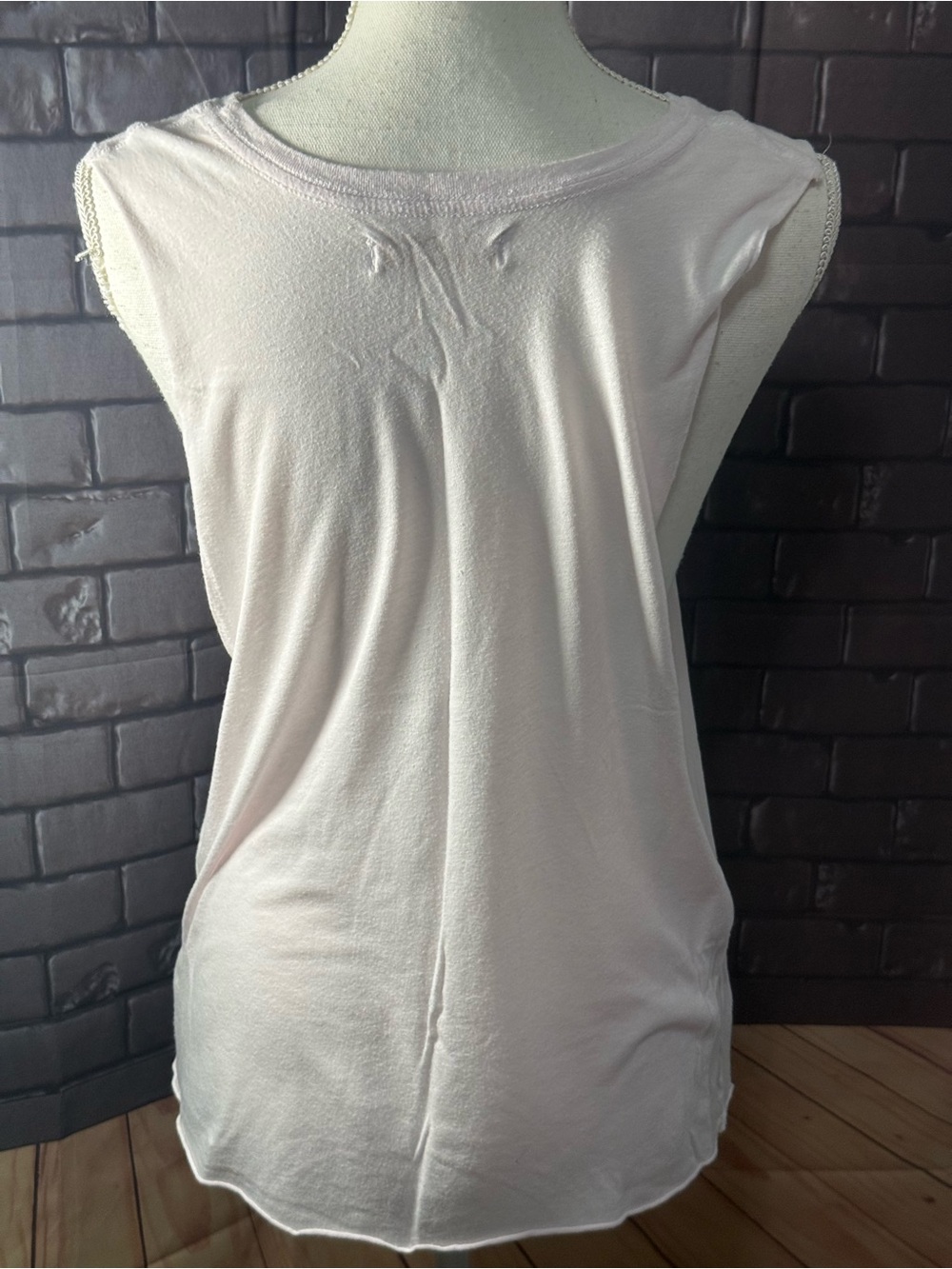 Spiritual Gangster Pale Pink Graphic Muscle Tee - Picture 3 of 15